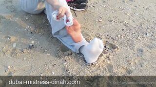Dinahmistress - Short clip made after jogging on Dubai beach, hmmm, My feet wear bit sweat I (03.11.2020)
